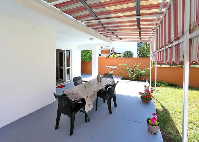Apartman Naomi